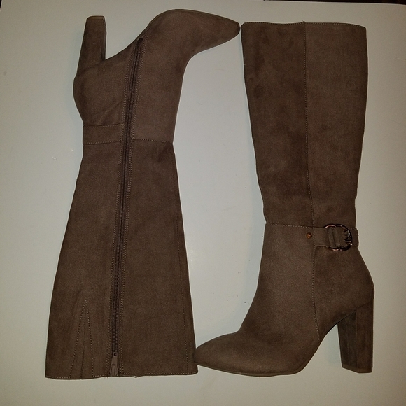Jones New York womens boot, size 5.5, taupe - Picture 4 of 4